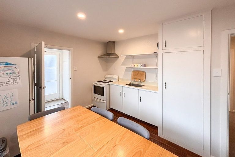 Photo of property in 2/16 Oxley Avenue, St Albans, Christchurch, 8014