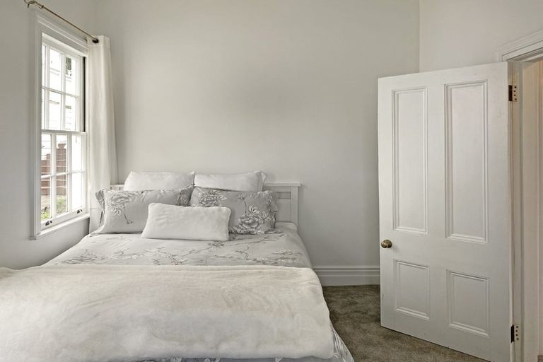 Photo of property in 19 St Aubyn Street, Devonport, Auckland, 0624