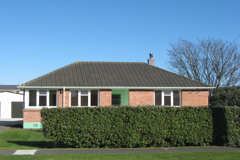 Photo of property in 17 Holland Crescent, Bulls, 4818