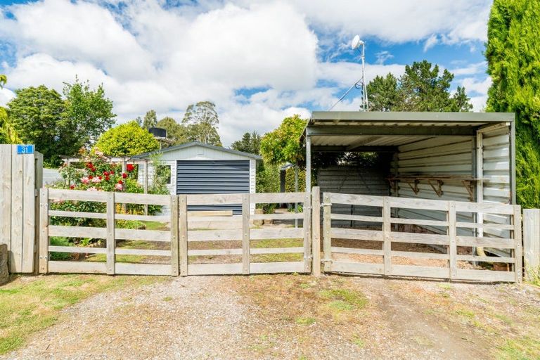 Photo of property in 31 Lake View Street, Waihola, Milton, 9073