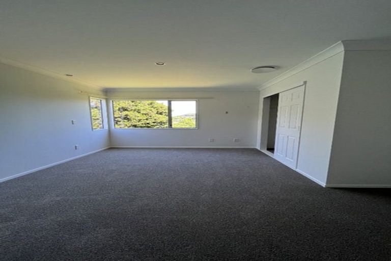 Photo of property in 14 Pekanga Road, Normandale, Lower Hutt, 5010