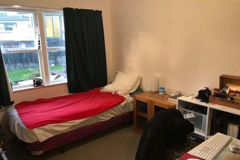 Photo of property in 24 Lyford Crescent, Sunnynook, Auckland, 0620