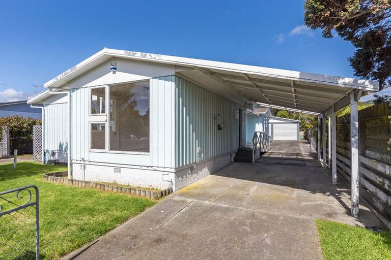 Photo of property in 24 Makarini Street, Paraparaumu, 5032