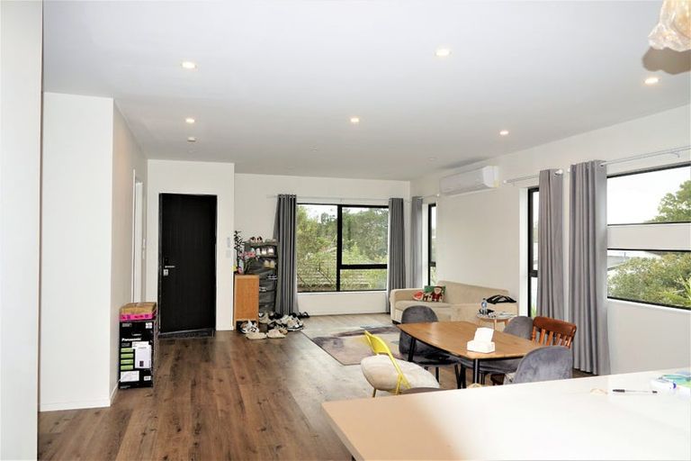 Photo of property in 17c Lavery Place, Sunnynook, Auckland, 0632