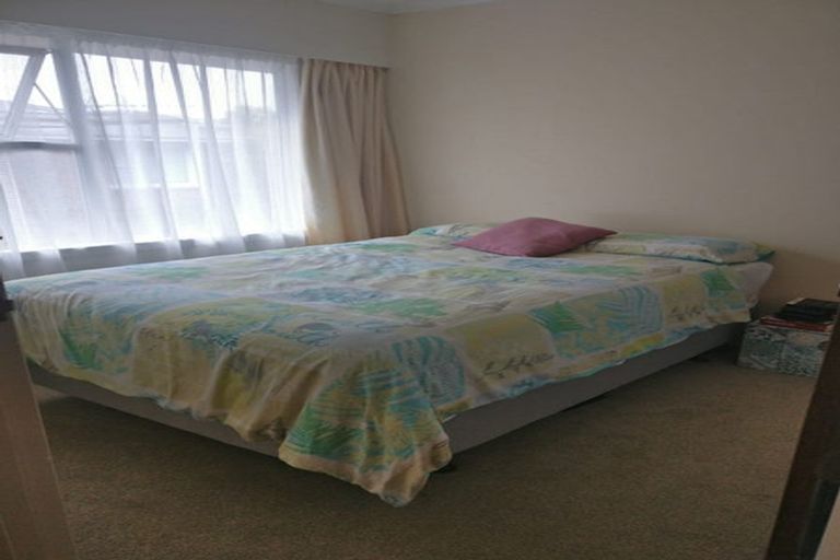 Photo of property in 2/27 Kerswill Place, Pakuranga, Auckland, 2010