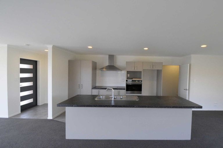 Photo of property in 62 Shillingford Boulevard, Rolleston, 7615