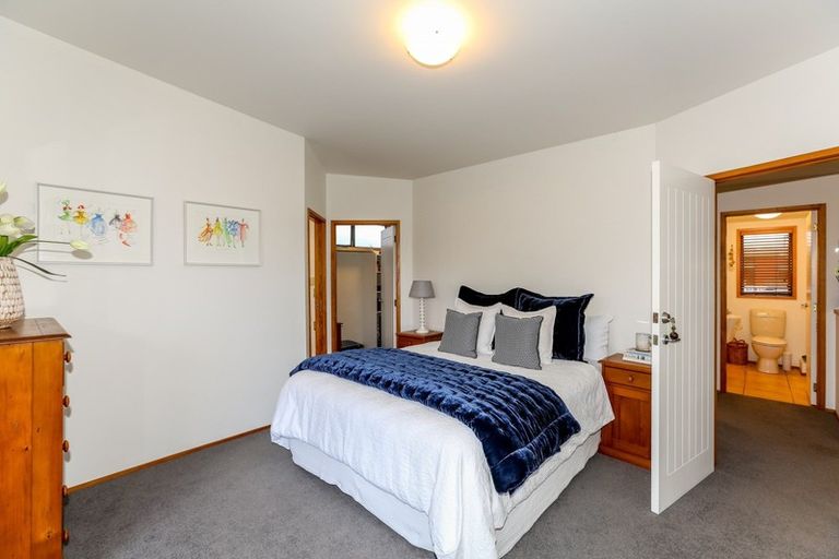 Photo of property in 36 Messenger Terrace, Oakura, 4314