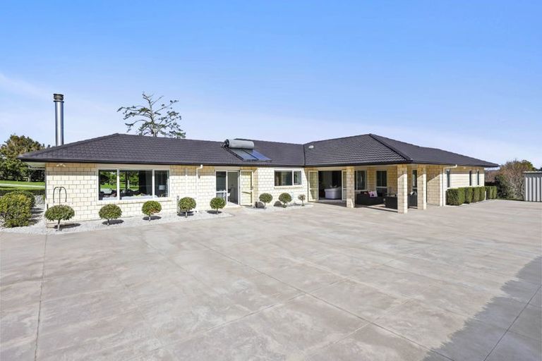 Photo of property in 289 Old North Road, Kumeu, 0892