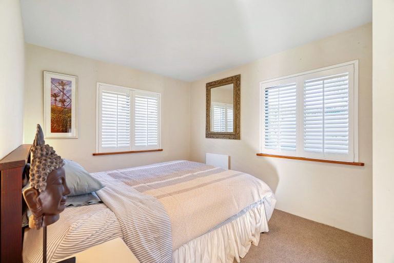 Photo of property in 1 Hikanui Place, Havelock North, 4130