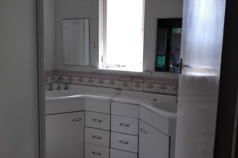 Photo of property in 20a Kenley Place, Avondale, Auckland, 1026