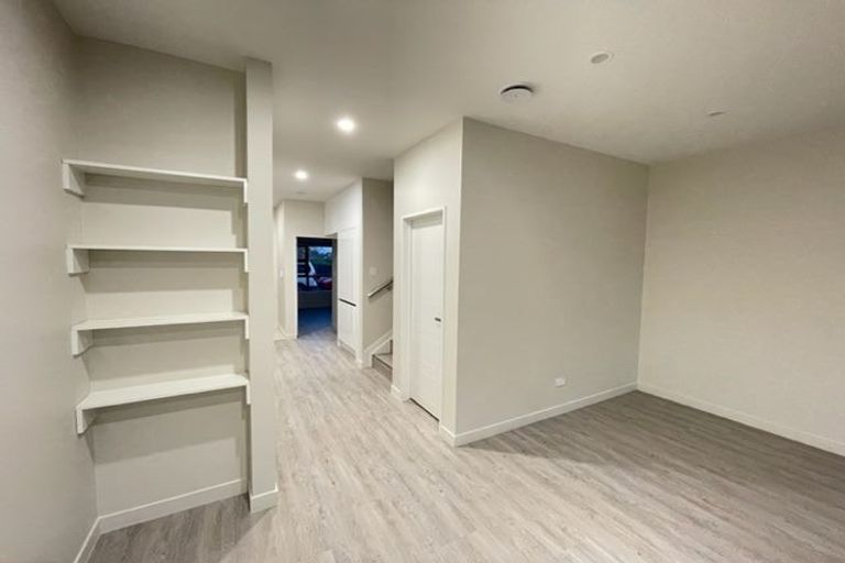 Photo of property in 128b Hutchinsons Road, Bucklands Beach, Auckland, 2014