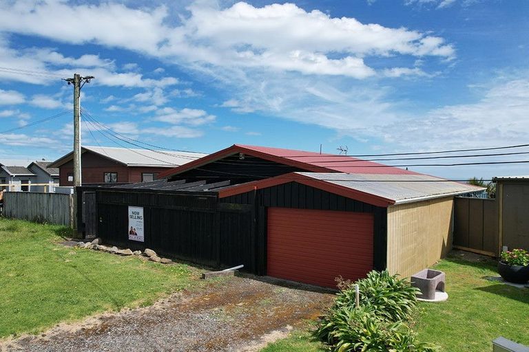 Photo of property in 6 Battiscombe Terrace, Waitara, 4320