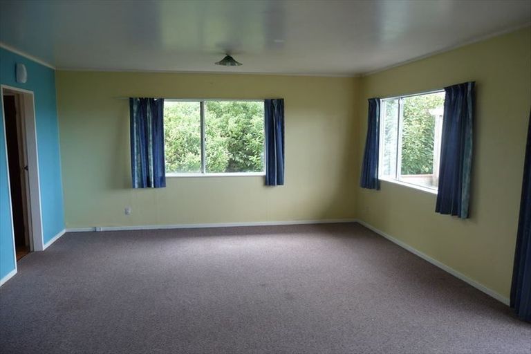 Photo of property in 12 Fairburn Grove, Johnsonville, Wellington, 6037