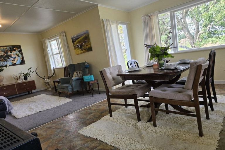 Photo of property in 880 Okahukura Road, Tapora, Wellsford, 0977