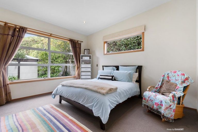 Photo of property in 3 Halewood Grove, Churton Park, Wellington, 6037