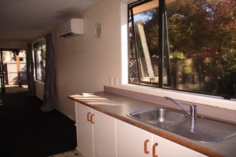 Photo of property in 5a Tonga Place, Riccarton, Christchurch, 8041