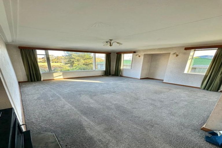 Photo of property in 16 Waldron Crescent, Green Island, Dunedin, 9018