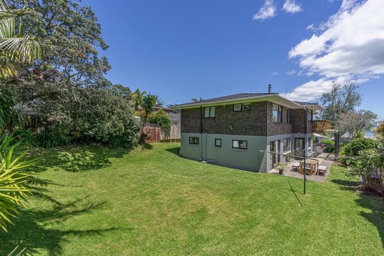 Photo of property in 4 Pluto Place, Beach Haven, Auckland, 0626