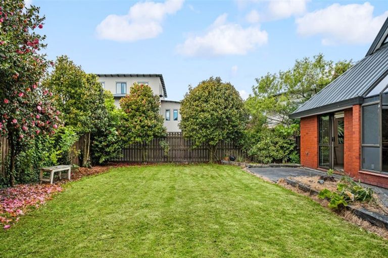 Photo of property in 306 Yaldhurst Road, Avonhead, Christchurch, 8042