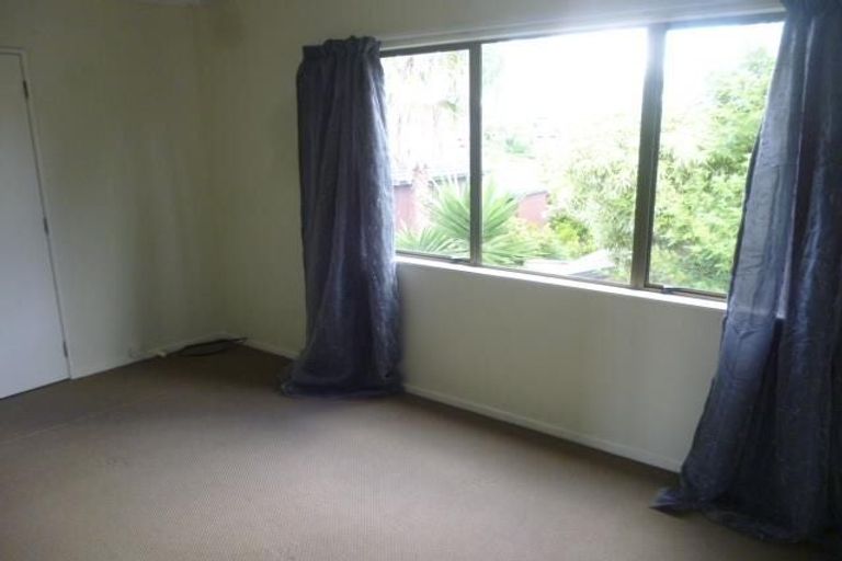 Photo of property in 2/33 Curacao Place, Half Moon Bay, Auckland, 2012