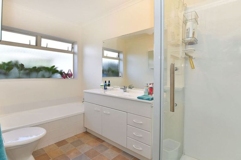 Photo of property in 29 Dan Tori Place, Orewa, 0931