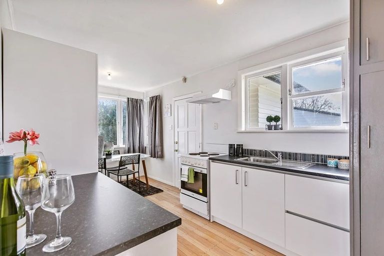 Photo of property in 27 Watts Road, Manurewa, Auckland, 2102