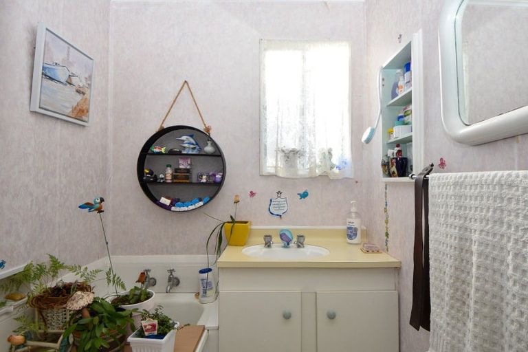 Photo of property in 237a High Street North, Carterton, 5713