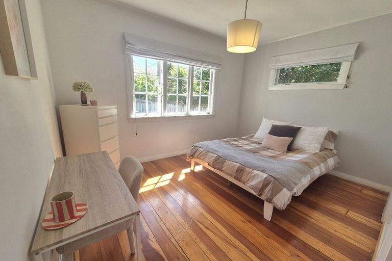 Photo of property in 403 Muritai Road, Eastbourne, Lower Hutt, 5013