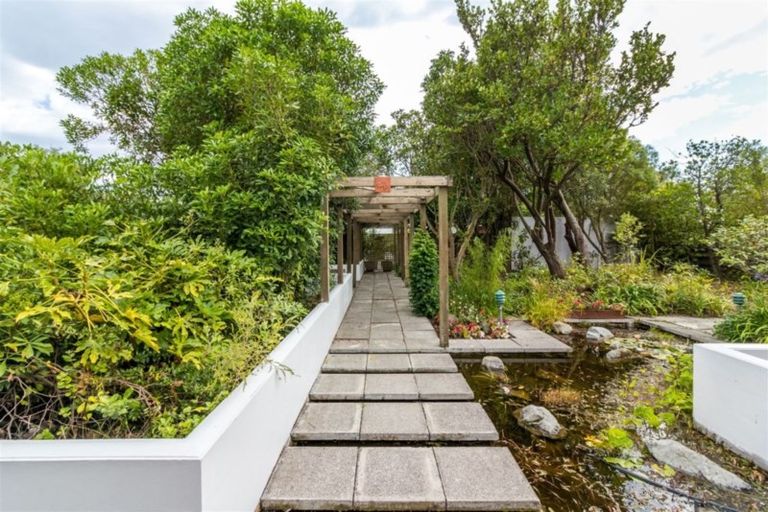 Photo of property in 100 Beachville Road, Redcliffs, Christchurch, 8081