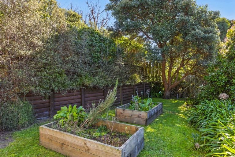 Photo of property in 42 Hicks Crescent, Waikanae Beach, Waikanae, 5036
