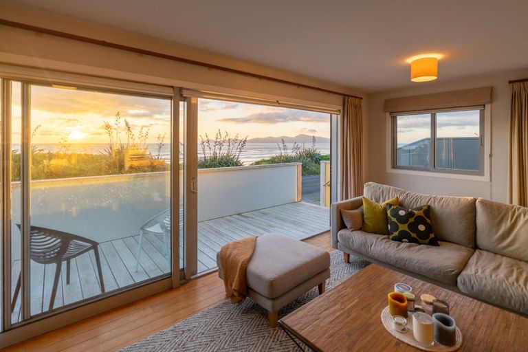 Photo of property in 121 The Parade, Paekakariki, 5034