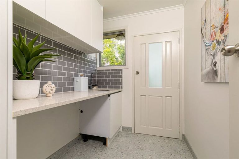 Photo of property in 10 Puketaha Road, Swanson, Auckland, 0816