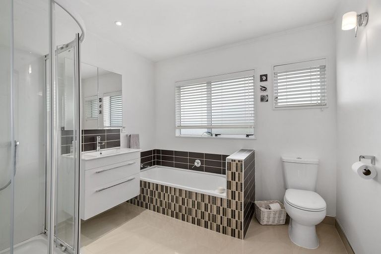 Photo of property in 1/49 Nile Road, Milford, Auckland, 0620