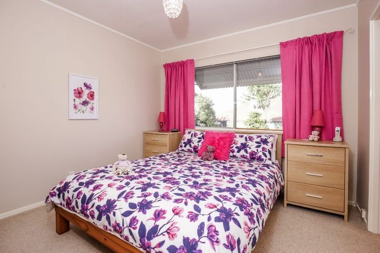 Photo of property in 194a Te Atatu Road, Te Atatu South, Auckland, 0610