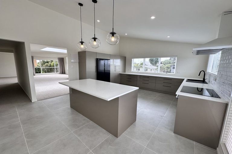 Photo of property in 20 Tiverton Crescent, Whalers Gate, New Plymouth, 4310