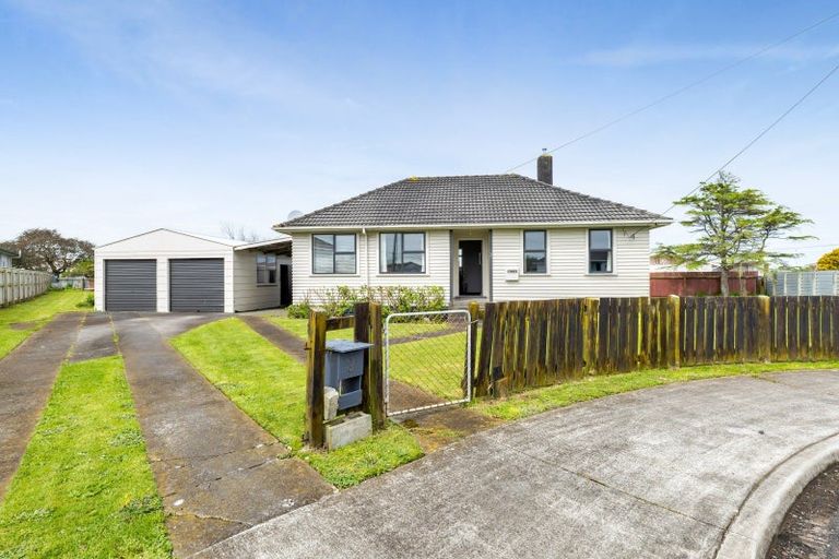 Photo of property in 3 Sutton Place, Hawera, 4610
