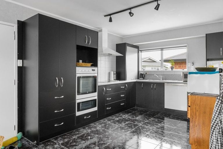 Photo of property in 113a Avalon Drive, Nawton, Hamilton, 3200