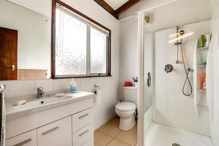 Photo of property in 23 Hatton Road, Orewa, 0931