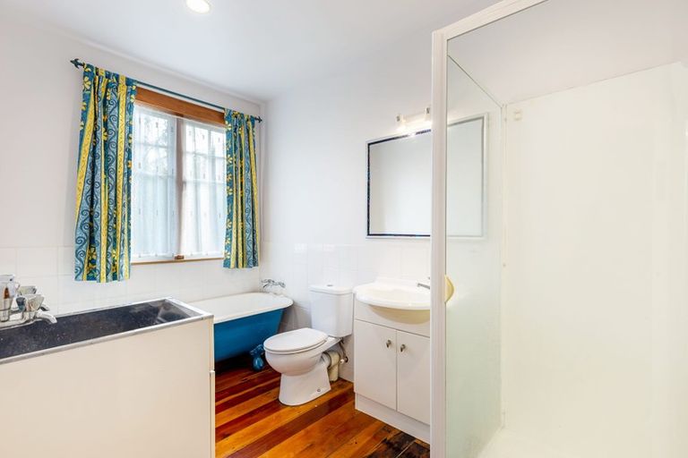 Photo of property in 2/13 Hart Road, Hauraki, Auckland, 0622