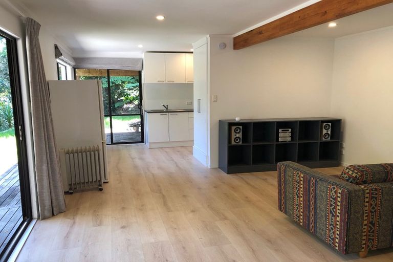 Photo of property in 33 Park Hill Road, Birkenhead, Auckland, 0626