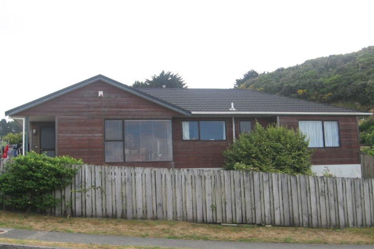 Photo of property in 54 Ashton Fitchett Drive, Brooklyn, Wellington, 6021