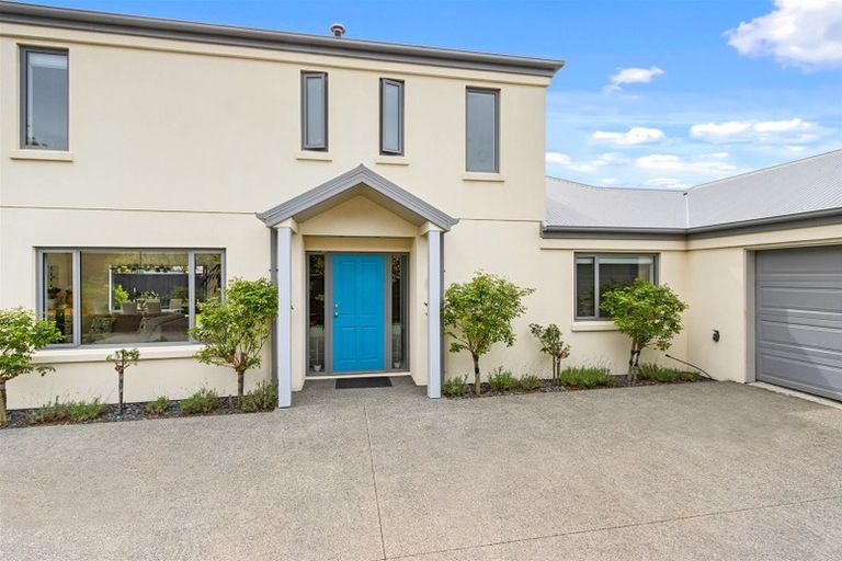 Photo of property in 5 Stoneleigh Green, Parklands, Christchurch, 8083