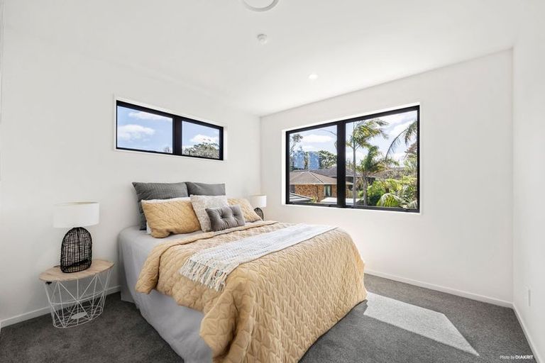 Photo of property in 11a Mimosa Place, Half Moon Bay, Auckland, 2012