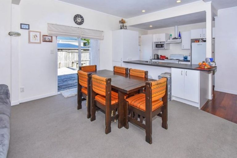 Photo of property in 10a Berkeley Road, Manurewa, Auckland, 2102