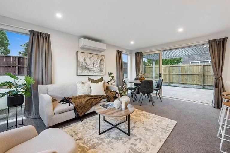 Photo of property in 4a Bosun Place, Te Atatu Peninsula, Auckland, 0610