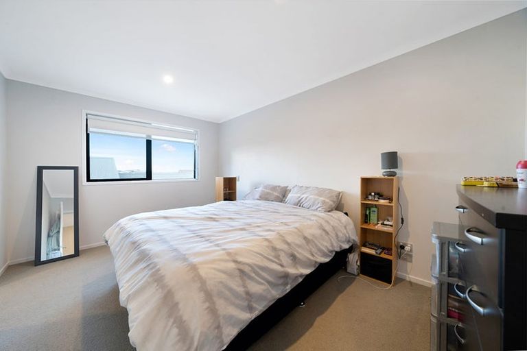 Photo of property in 5 Tuatua Road, Hobsonville, Auckland, 0616