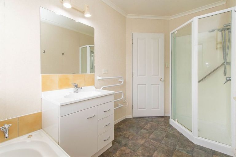 Photo of property in 23 Mahoe Street, Inglewood, 4330