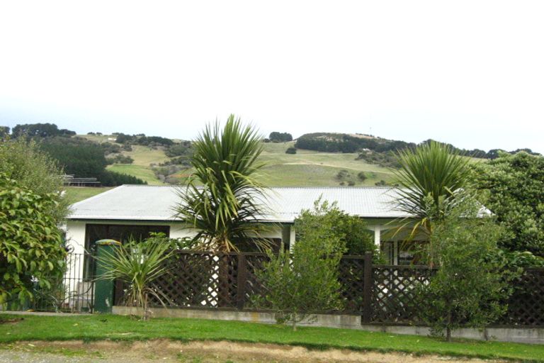Photo of property in 4 Wharfdale Street, Macandrew Bay, Dunedin, 9014