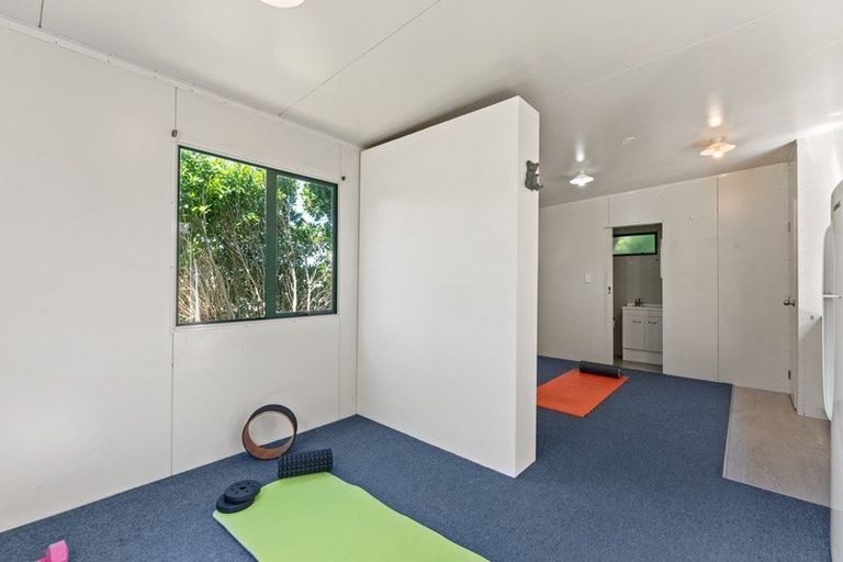 Photo of property in 48 Tiromoana Road, Raumati South, Paraparaumu, 5032