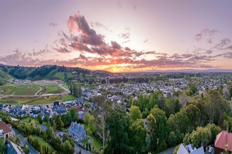 Photo of property in 12 Lucknow Place, Cashmere, Christchurch, 8022